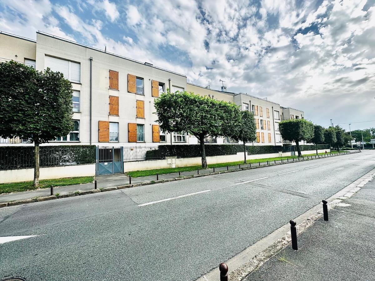 Btobed - Location Professionnelle - Appartement 4 Personnes Parking Gratuit - Proche Parc Des Expositions Et Aeroport Cdg 维勒班特 外观 照片