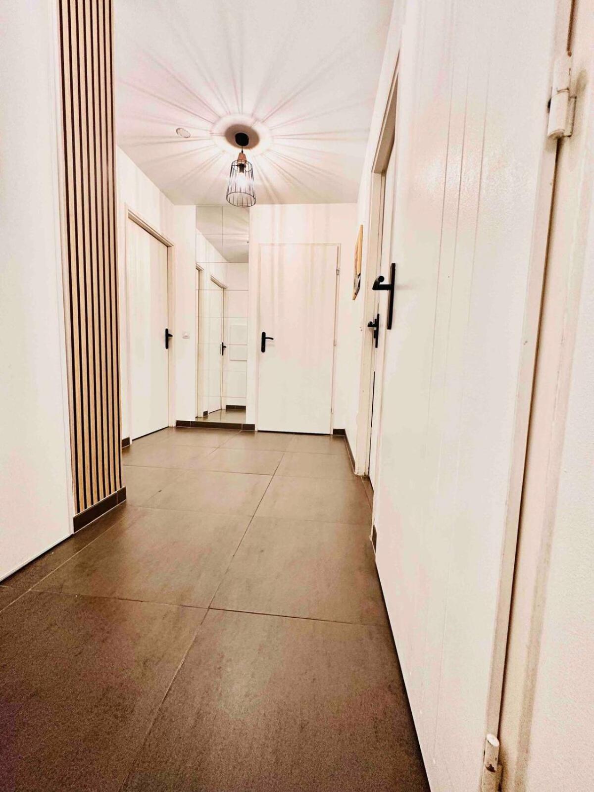 Btobed - Location Professionnelle - Appartement 4 Personnes Parking Gratuit - Proche Parc Des Expositions Et Aeroport Cdg 维勒班特 外观 照片